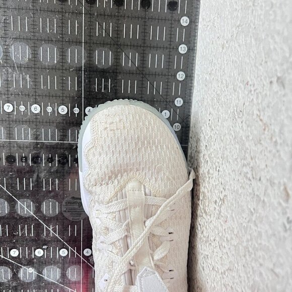 Nike LeBron James 16 Low Men Size 7.5 CI2668-100 Draft Night White Ice Gold Shoe - Picture 14 of 14